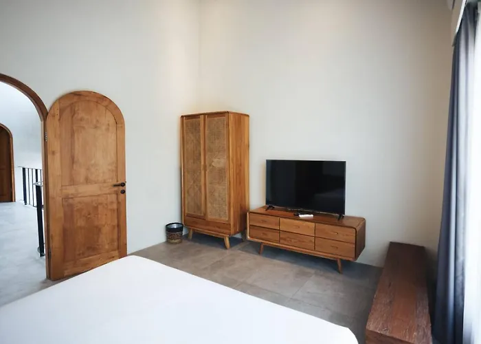 2br Private Pool In • Walk To *